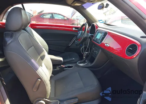 2015 Volkswagen Beetle 1.8T z USA, uszkodzony, nr VIN 3VW507ATXFM812075